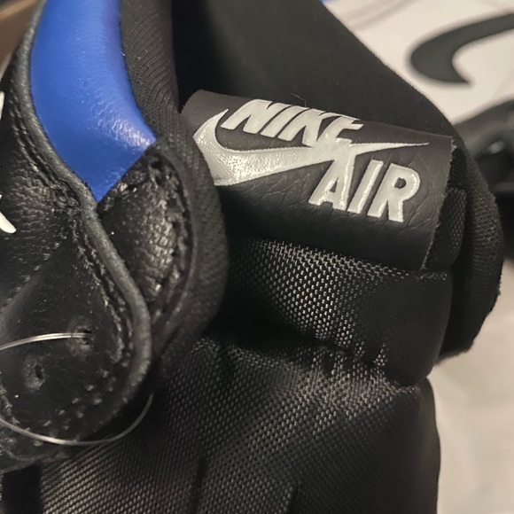 Size 7 Jordan 1 OG high - Picture 2 of 4